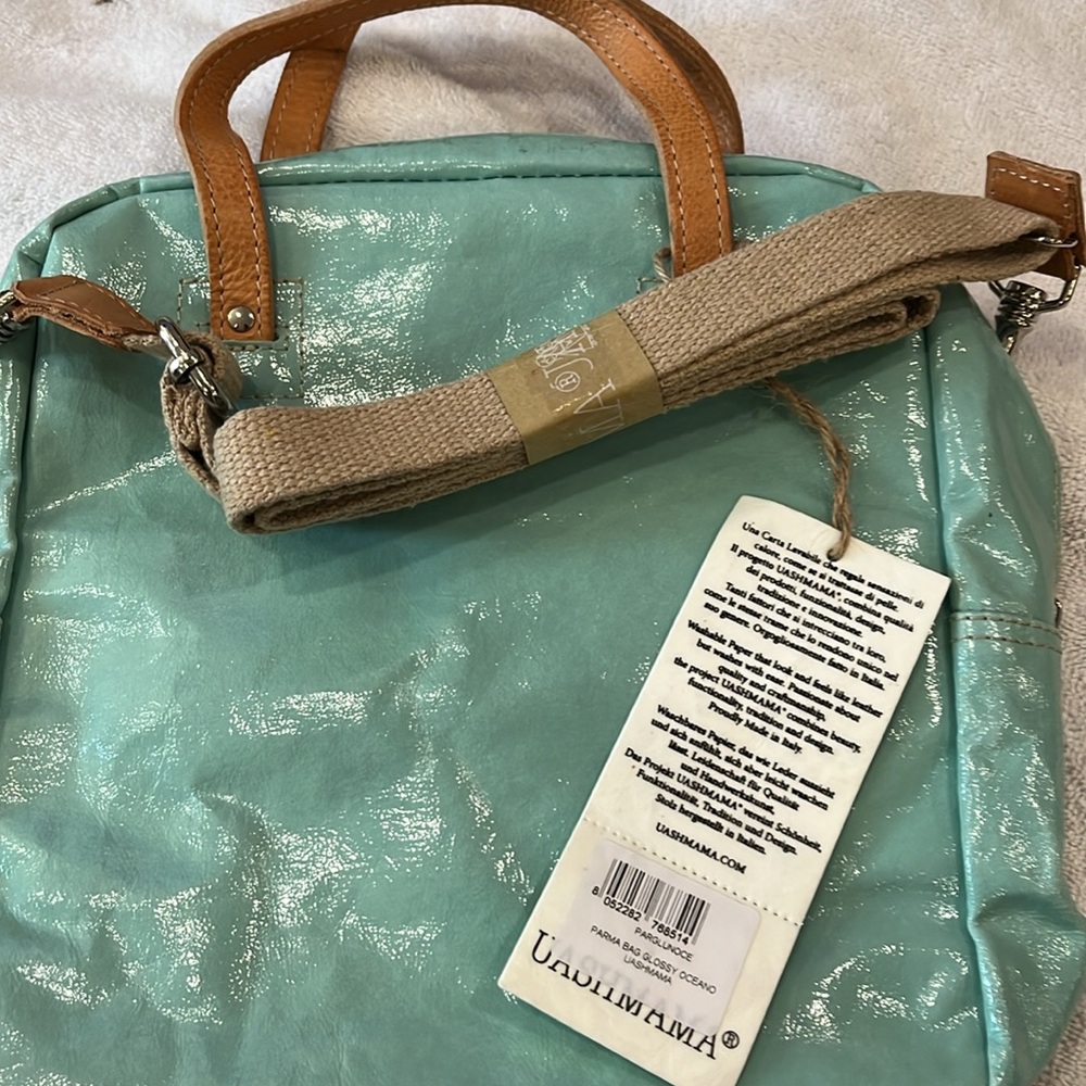 Structured Blue and Green Tote with Metallic Finish - Picture 4 of 8